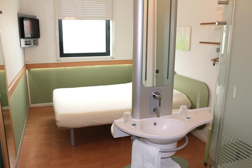 Ibis Budget Castelnaudary - A61 Rom bilde