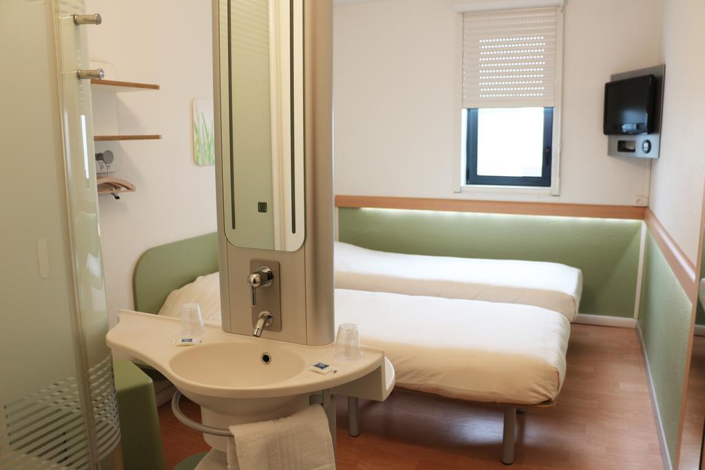 Ibis Budget Castelnaudary - A61 Rom bilde